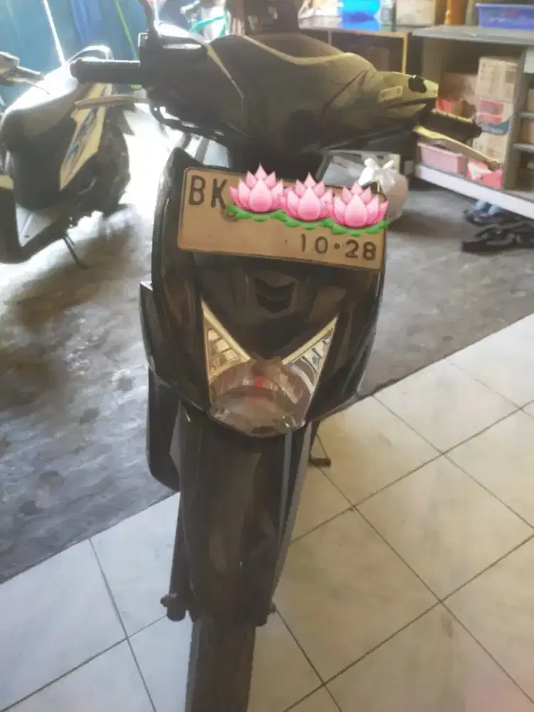 Honda beat hitam matic 2015