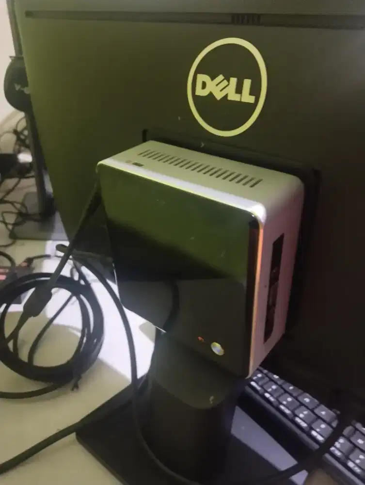 Mini pc intel NUC i3 gen 5 ram 8 giga SSD 480 Giga