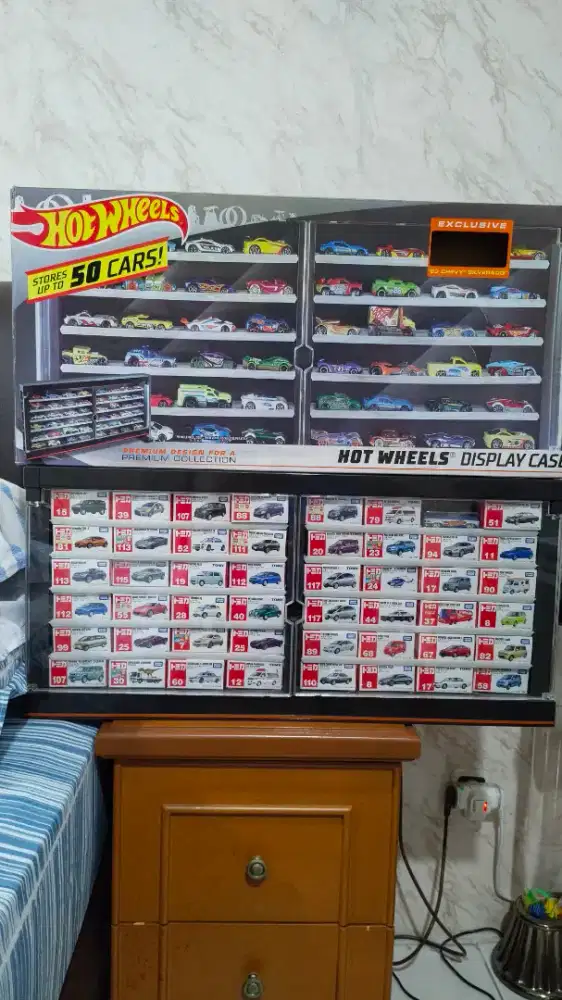 Rak diecast berikut 47 tomy, jual murah