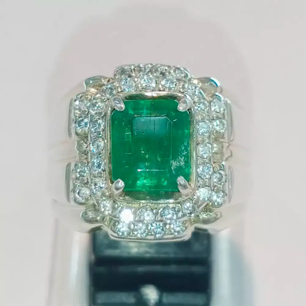 NATURAL ZAMRUD / EMERALD 2,56 crt