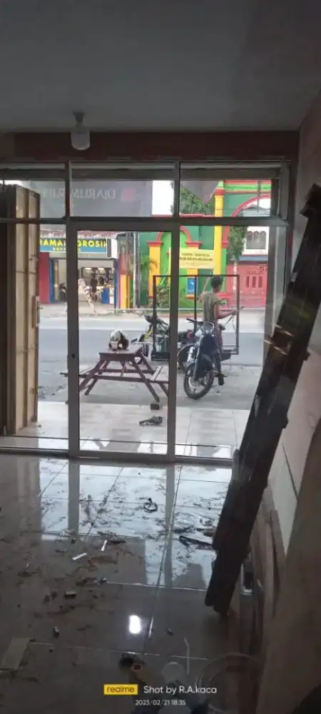 Pintu sekat partisi kaca