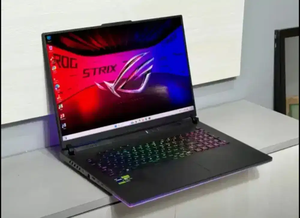 LAPTOP GAMING ASUS ROG STRIX SCAR 18 G834JZ RTX 4080 INTEL I9-13980HX
