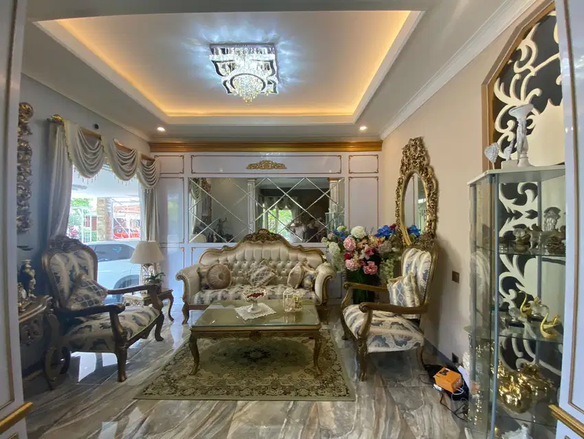 Rumah Kota Baru Parahyangan FF Kolam Renang