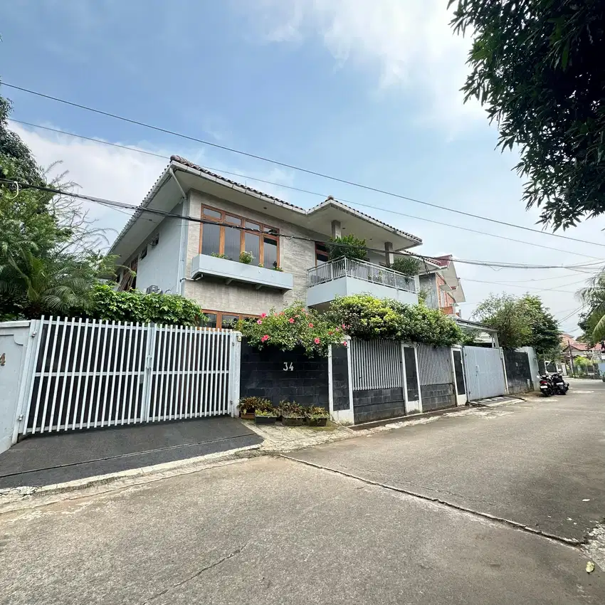 Rumah Mewah 2 Lt Elit Loka Indah, Pancoran Dijual Bawah Harga NJOP