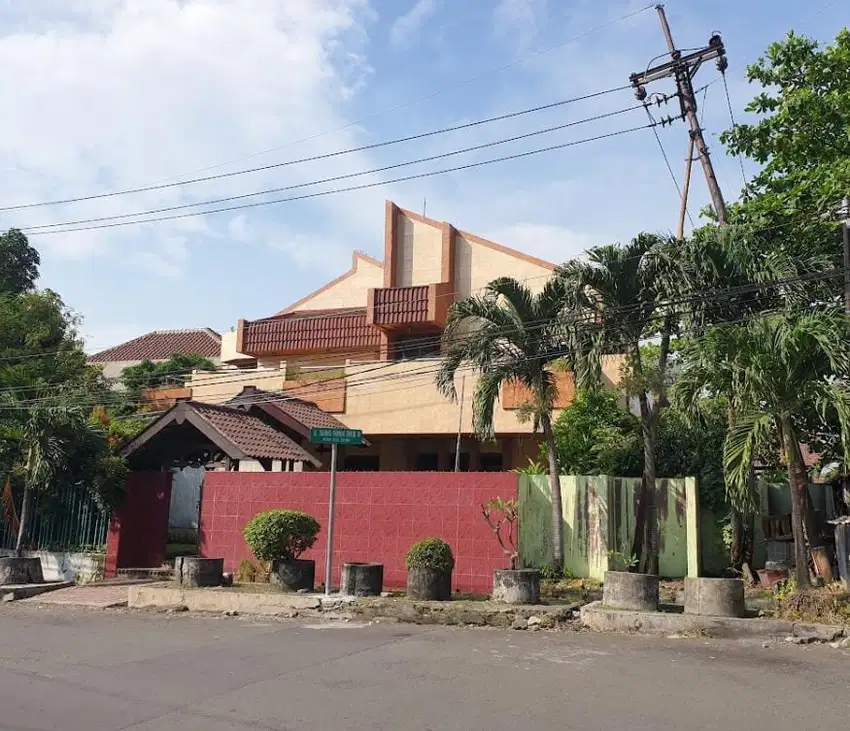 JUAL/SEWA Rumah Darmo Permai Timur 4 Cocok Usaha/Kantor/Resto/Kafe
