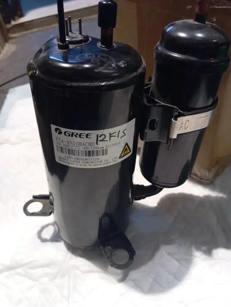 Kompresor ac gree inverter 1.5PK R32