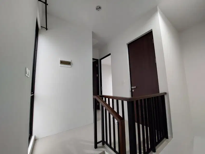 Rumah Citra Garden Puri Jakbar 6x12,5m 2 Lt Ada 2 AC