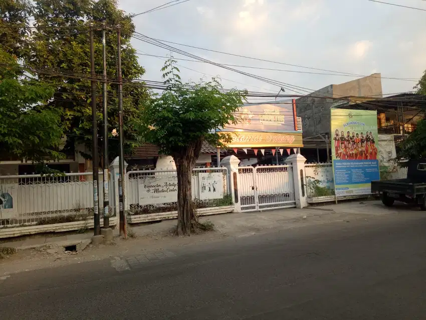 Rumah Usaha (Ex Sekolah) Jl Raya Ketintang Madya, Surabaya