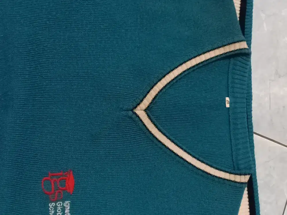 Rompi SMP seken size 20