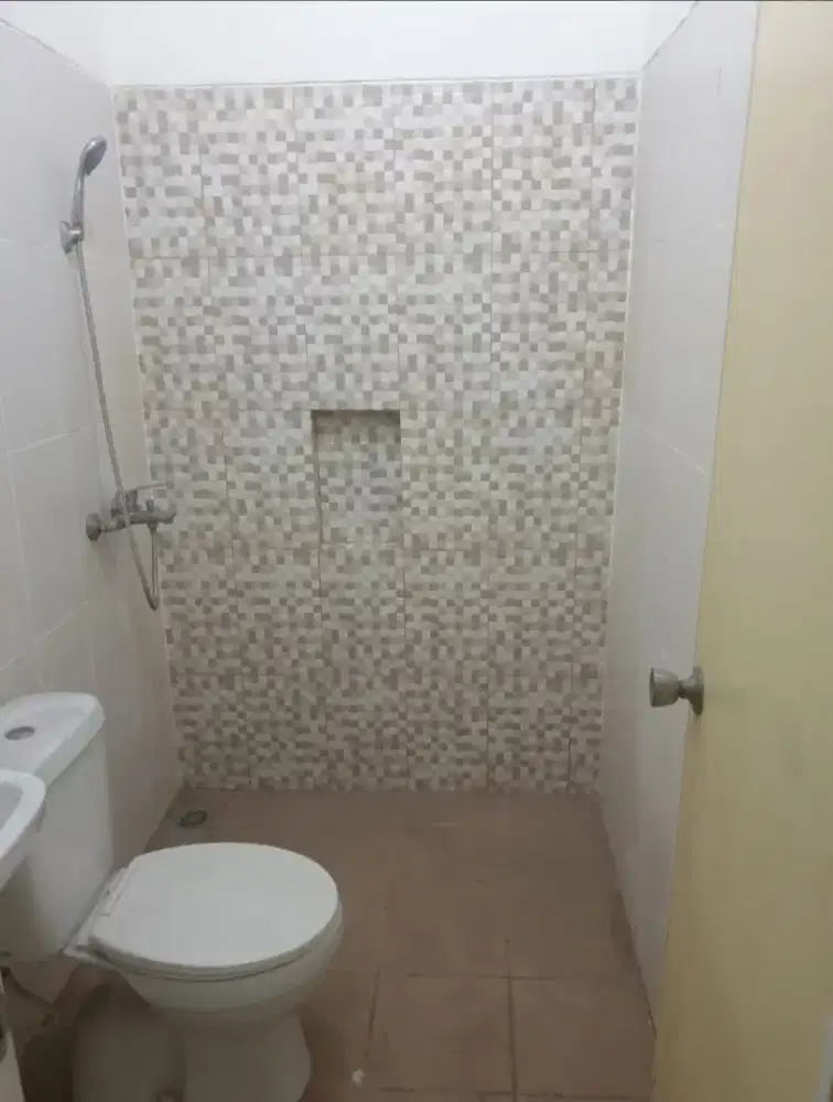 LANGKA JARANG ADA RUMAH MINIMALIS 2 LANTAI GRIYA ASRI PAKUWON CITY