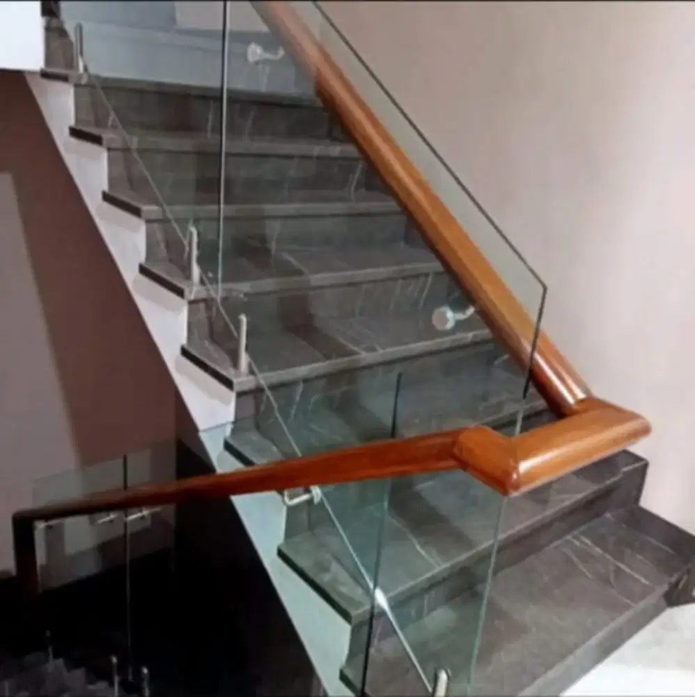 Railling tangga kaca tempered / Railling kaca tempered / Reling tangga