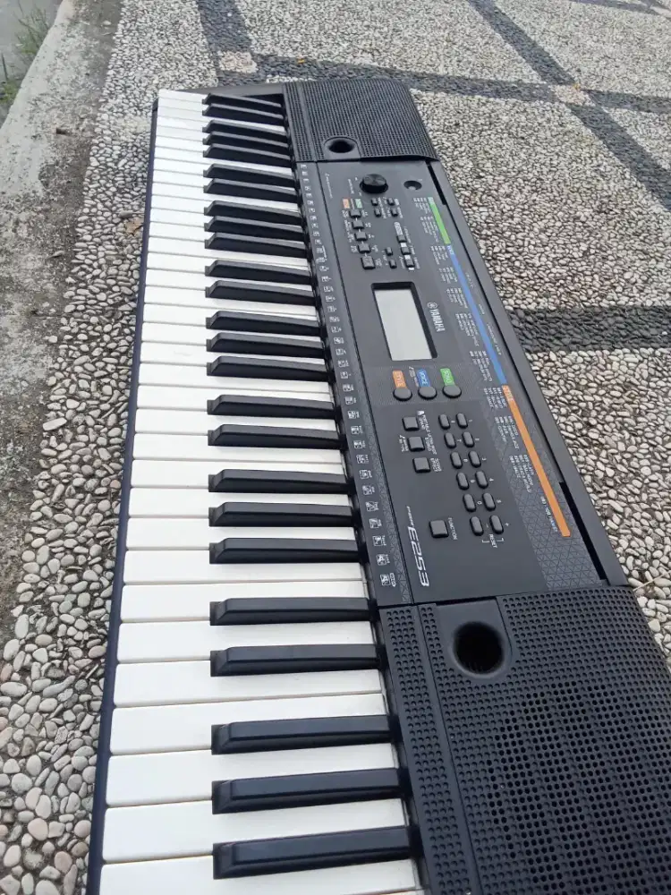 Keyboard organ piano Yamaha psr e253