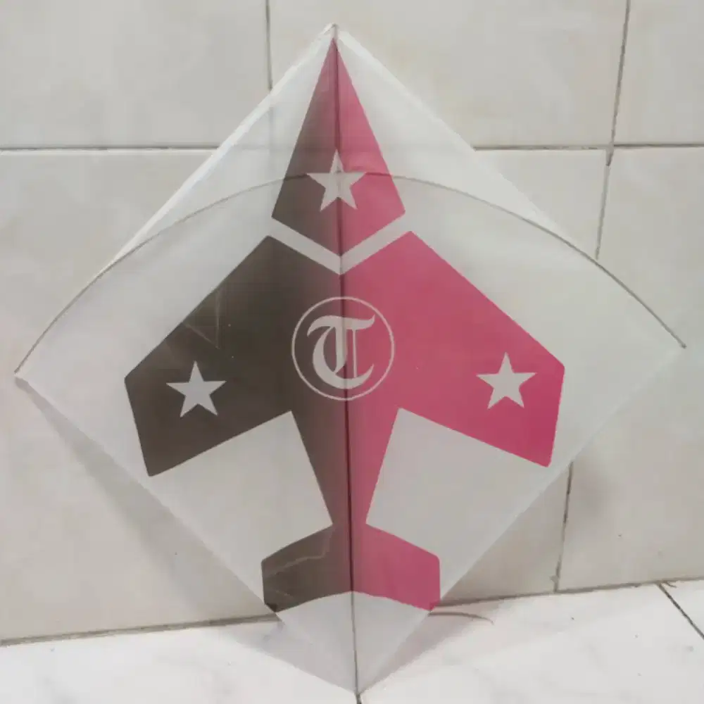 Layangan Sukhoi Standar Kertas Minyak