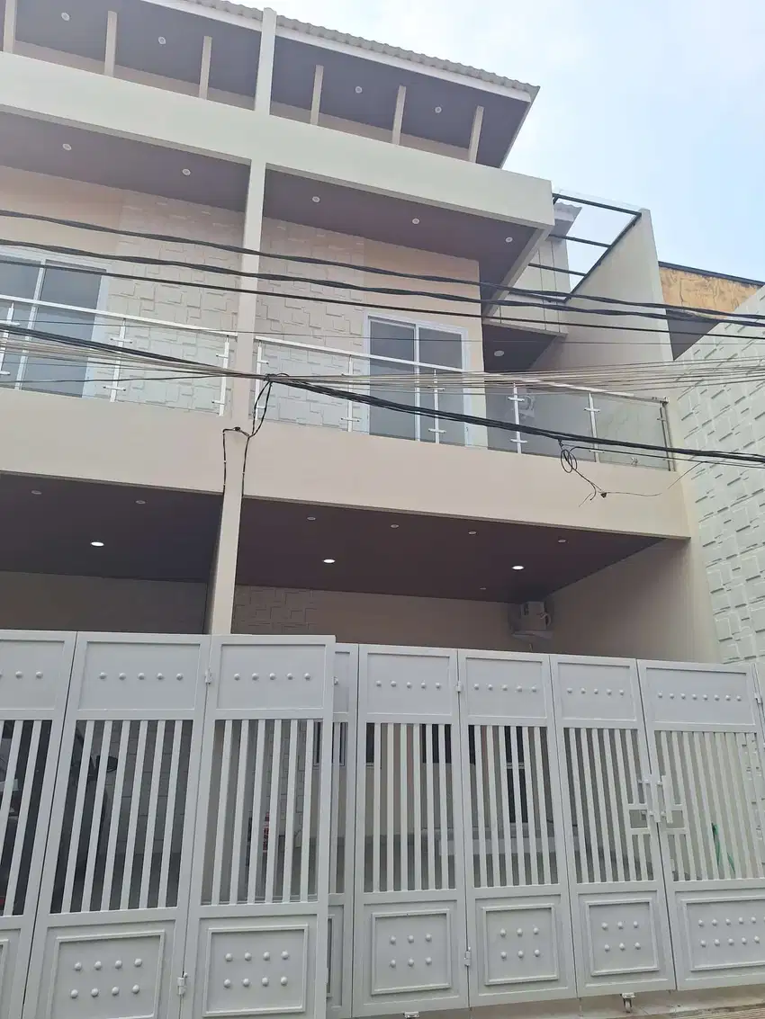 RUMAH 2 LANTAI LOKASI STRATEGIS DI PONDOK GEDE HOUSING BANYAK BONUS