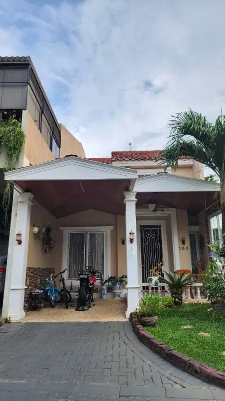 Di Jual Cepat Rumah Cantik 1,5 lantai CitraGran Cibubur.