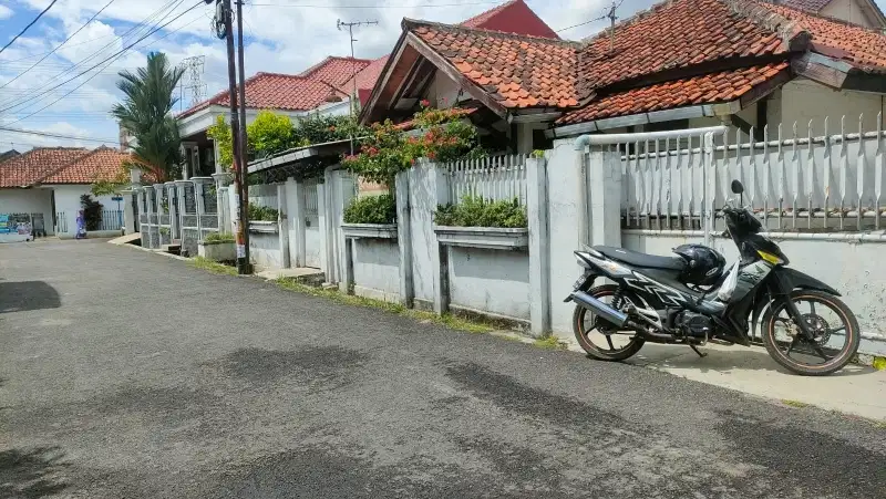 MURAH Dibawah NJOP Rumah lt200/150 hrg799jt Ciwastra  Bandung