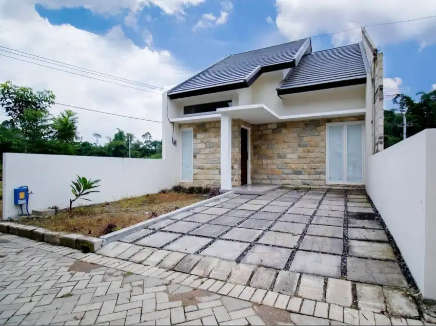 Siap huni rumah cantik minimalis dekat universitas merdeka ijen