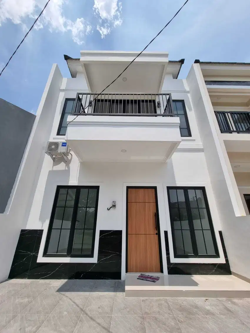 Rumah Dijual Di Regensi Melati Mas 2 Lantai Baru Siap Huni