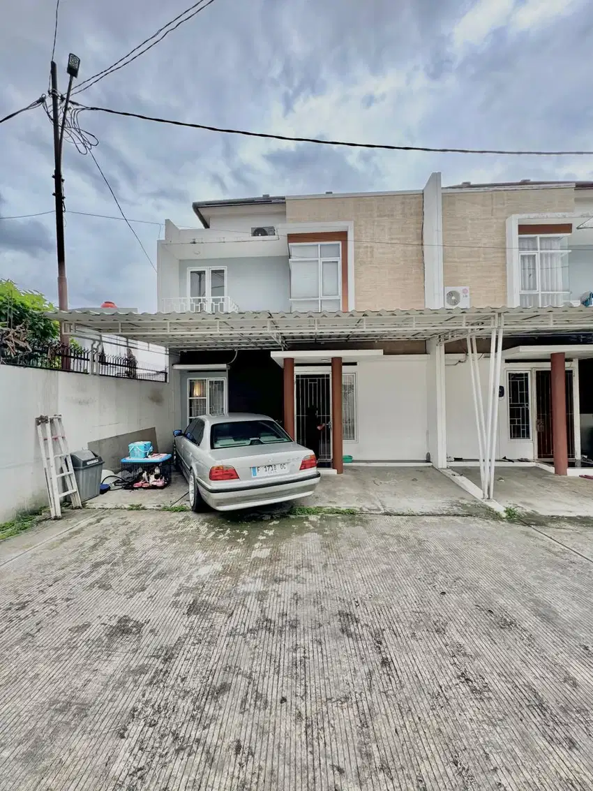 Rumah lingkungan tenang di area Villa Dago Pamulang