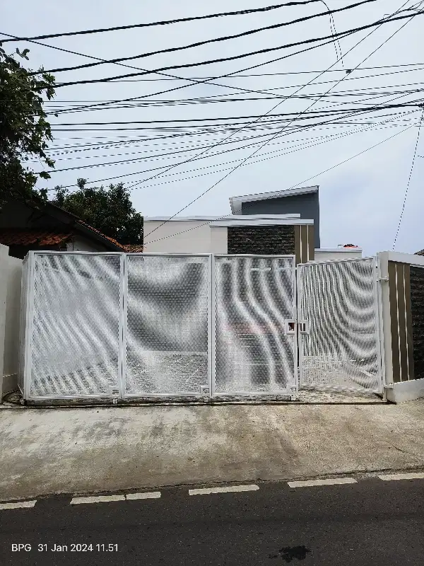 Rumah siap huni luas  tanah  cash kpr jakarta kalisari cijantung