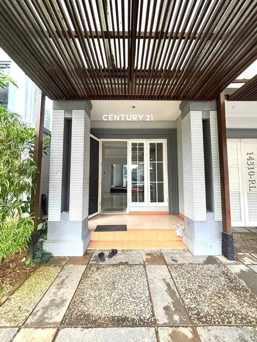 Disewakan Rumah Siap Huni Sangat Terawat Dekat Living World