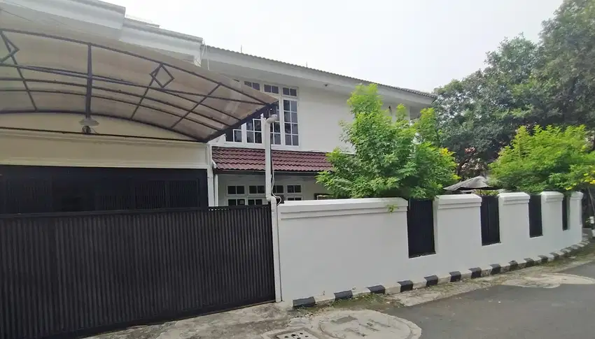 Dijual rumah mewah besar hoek Dekat MRT Cipete Raya