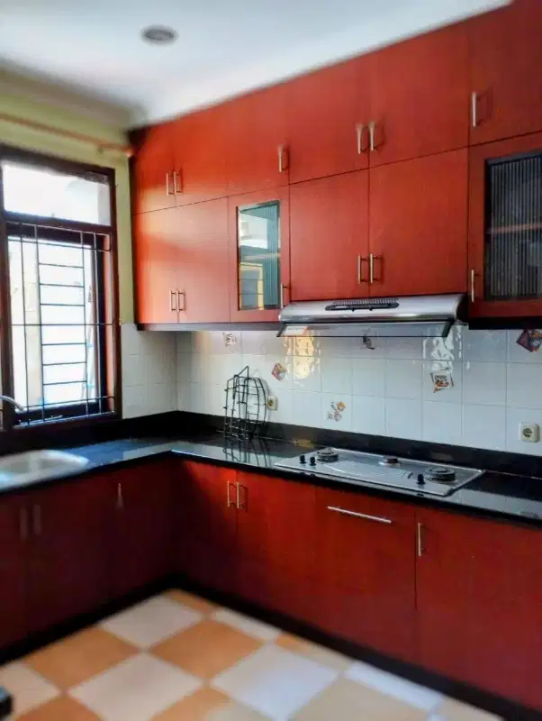 Dijual Rumah Asri di Kota Baru Parahyangan