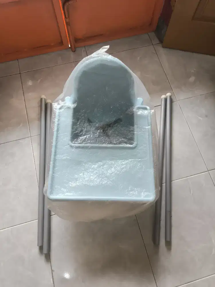 Di jual meja makan anak warna biru