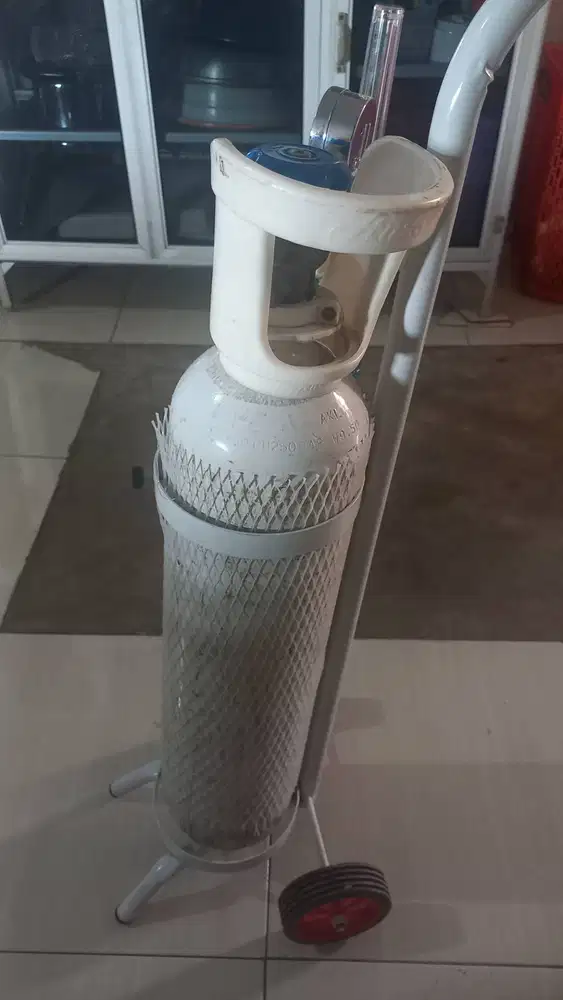 Tabung Oksigen Semi bekas