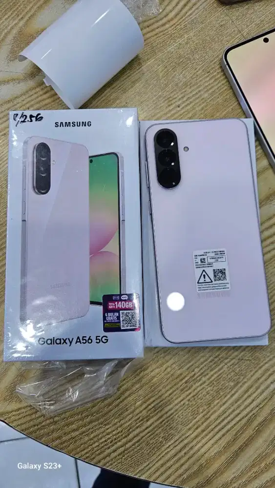 Samsung A56 8 256 / 12 256