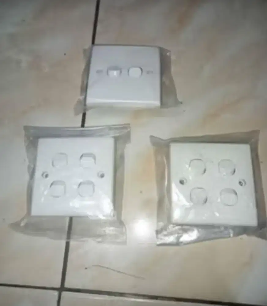 Saklar 4Genk 2A B34 Clasik(2Unit),Saklar 2Genk B34 2A Clasik(1Unit)