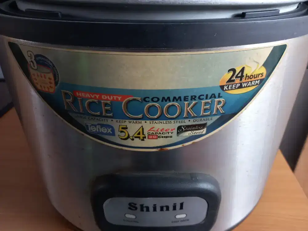 Shinil Rice Cooker Listrik 900 Watt 5.4 liter