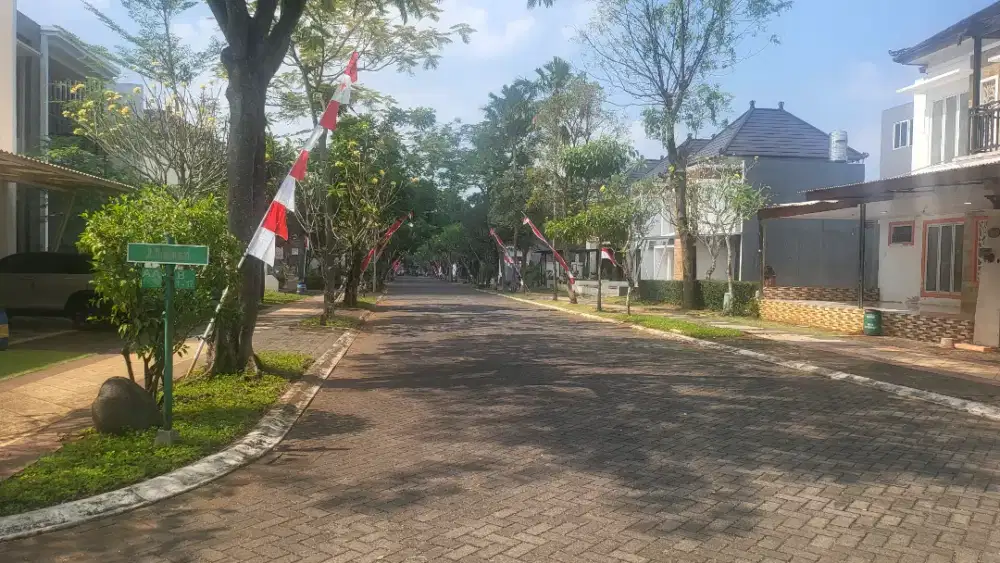 DiJUAL RUMAH 2 lantai Siap Huni, Tenang Nyaman (harga nego)