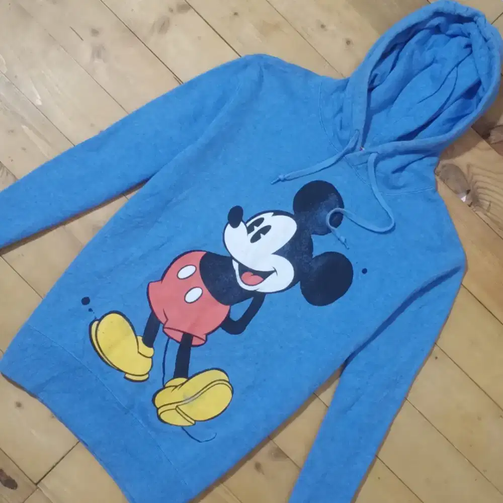 Uniqlo x Disney Mickey Mouse Sweater Hoodie