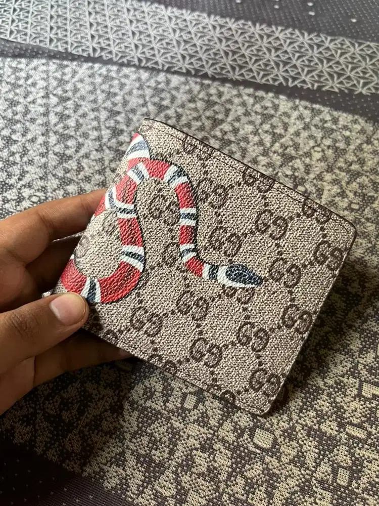 Dompet gucci pria coklat motif ular