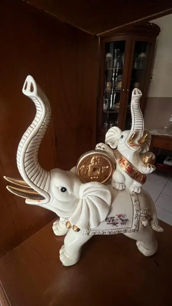 Miniatur Gajah China