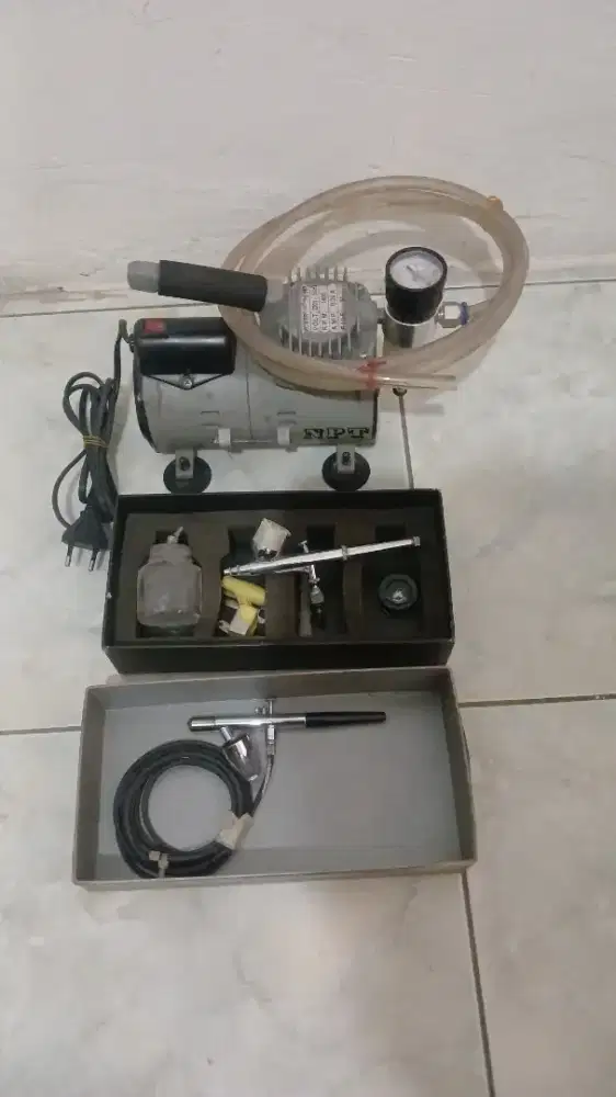 Mini kompresor Airbrush.. baru 1 X pake