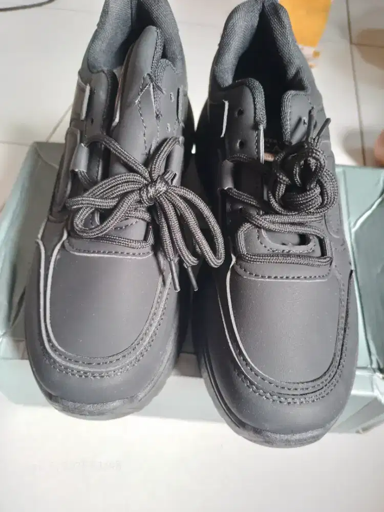 Spatu merk cani uk 38