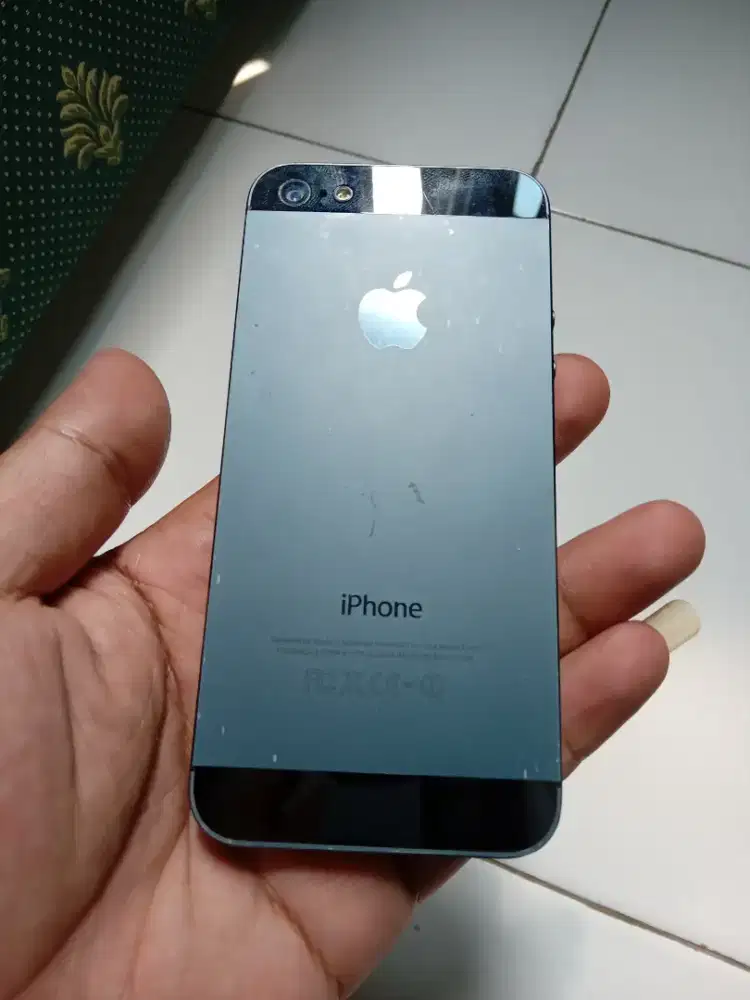 Hp iphone 5.. minus lcd ajah minta ganti... cuma unit hp aja