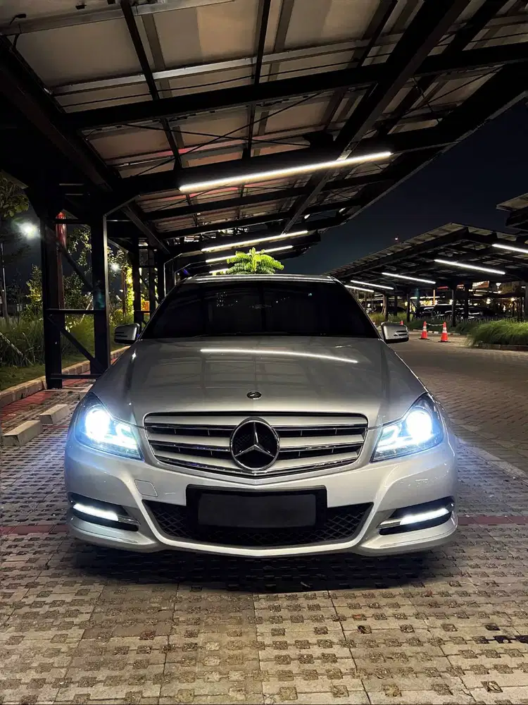 Jual Mercedes w204 C200 Facelift mercy harga honda Brio Agya murah