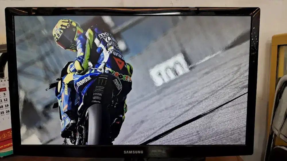 Tv led 22 inch samsung mulus normal