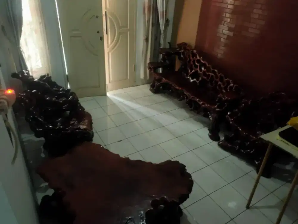 Furniture antik kursi akar jati