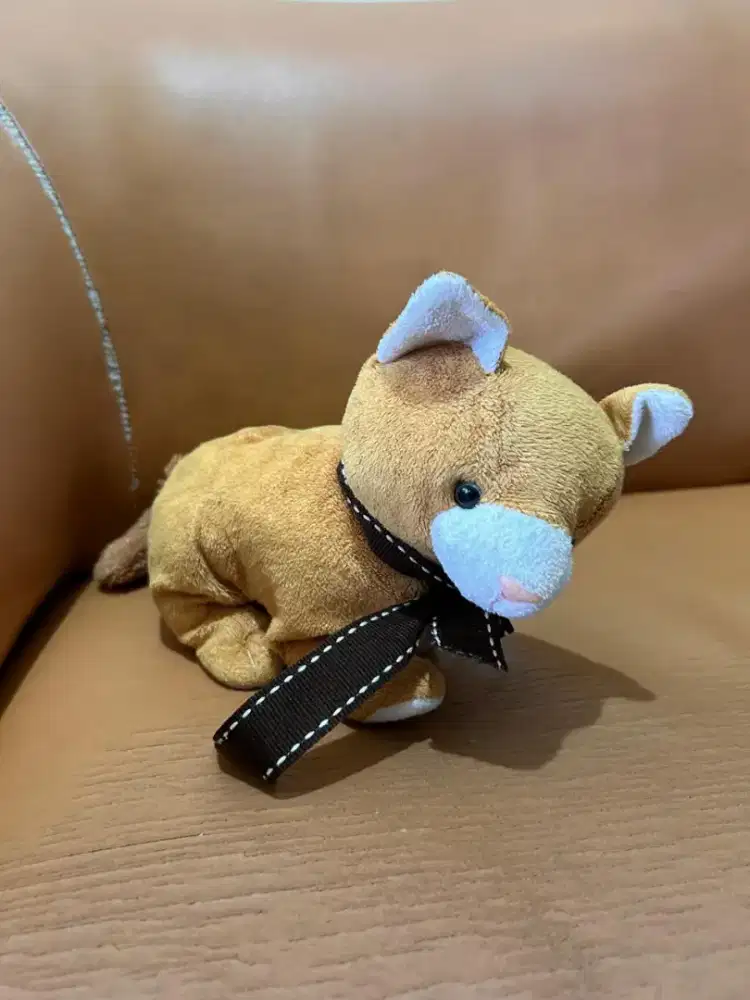 Di jual boneka anjing kecil