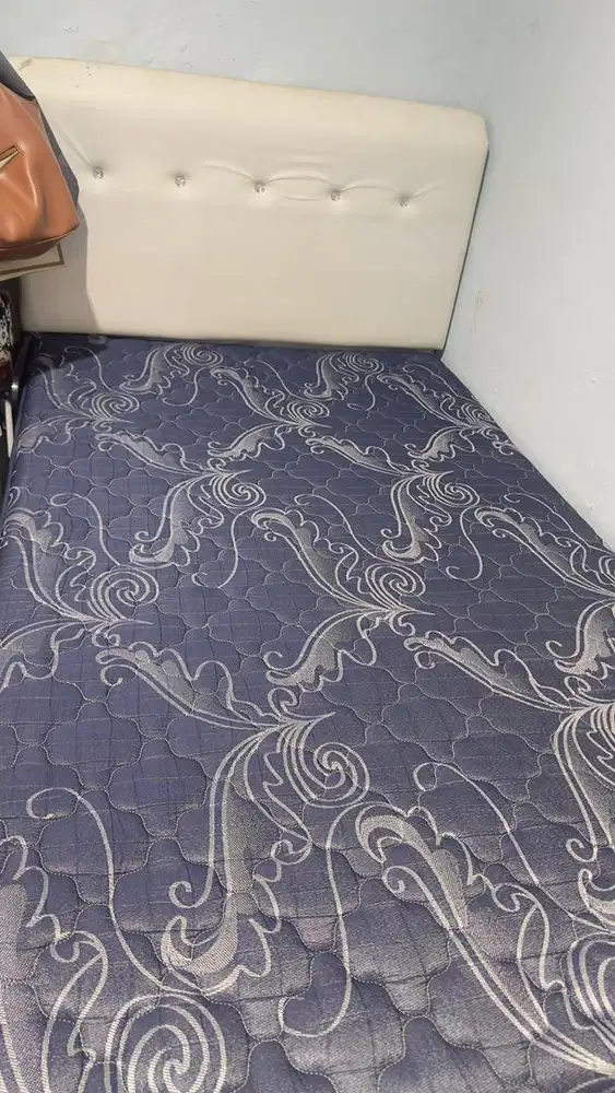 Kasur spring bed dan divan