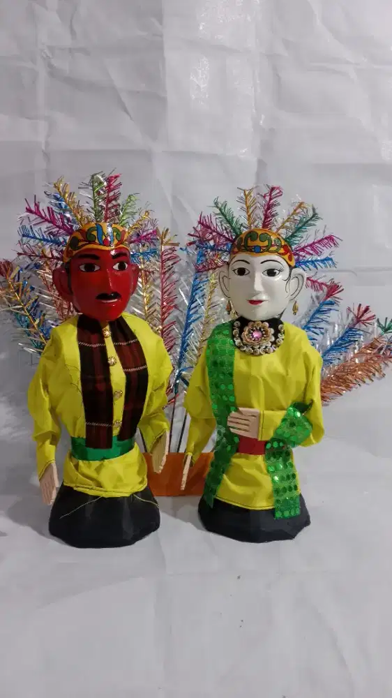 Sepasang hiasan meja Ondel Odel Betawi