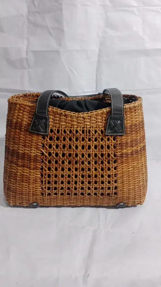 Tas Rotan Sosialita