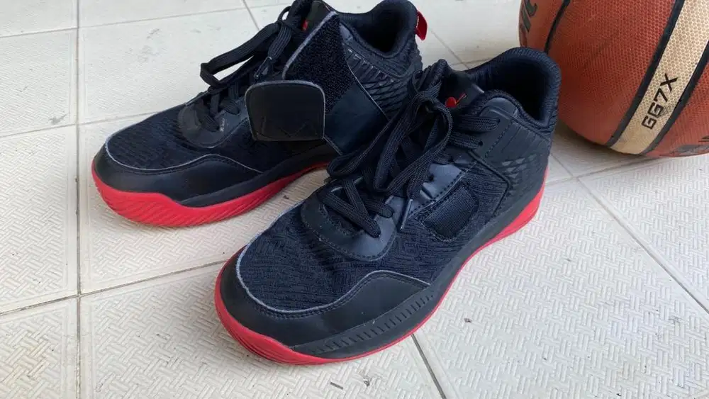 sepatu basket diadora ukuran 39