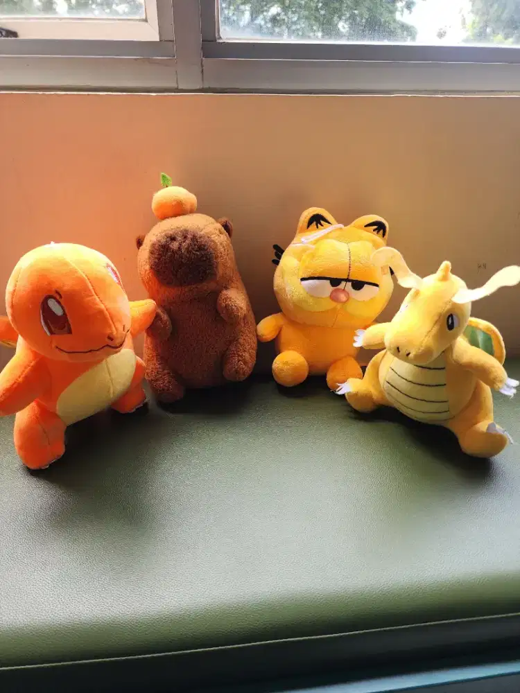 BONEKA 4 SET MASIH BARU