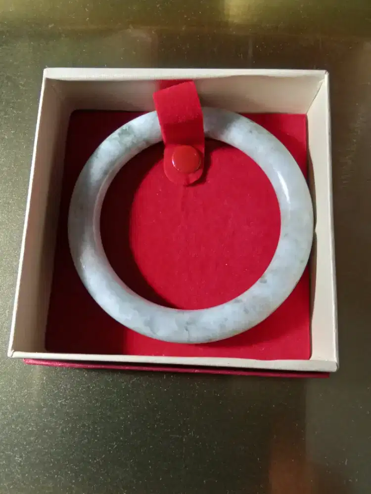 Gelang giok Cina natural