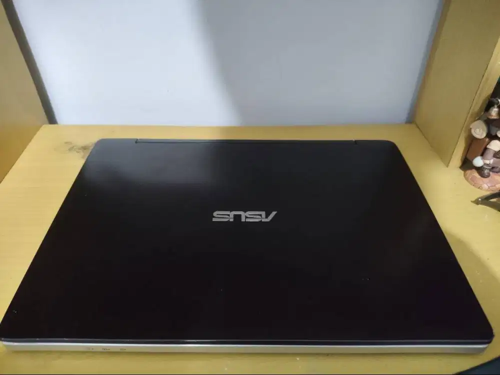 Asus TP300L Intel Core i3 Gen 4 Ram 4Gb HDD 500Gb Touchscreen Bekas